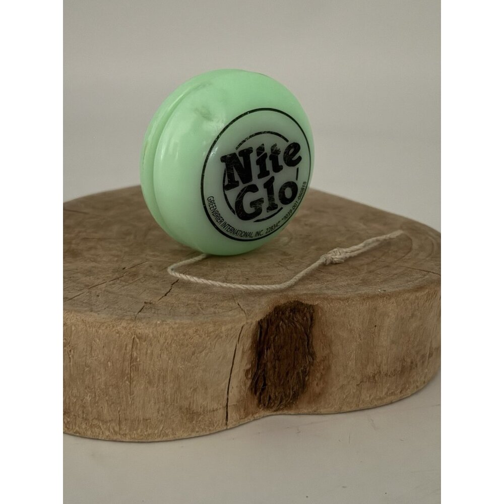 vintage Nite Glo Yo-Yo Greenbrier International Inc. Glow in the Dark, YOYO